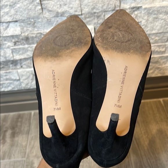 Adrienne Vittadini Black Flats with Pointed Toe and Sleek Design - Picture 7 of 11